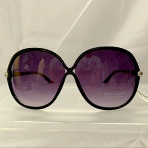 NWT Tahari Rounded Black Frame Sunglasses